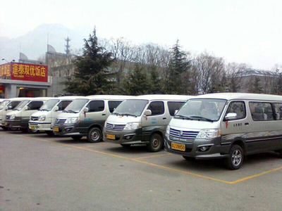 泰安榮泰汽車服務(wù) 專業(yè)酒店接送用車解決方案，價(jià)格透明服務(wù)優(yōu)