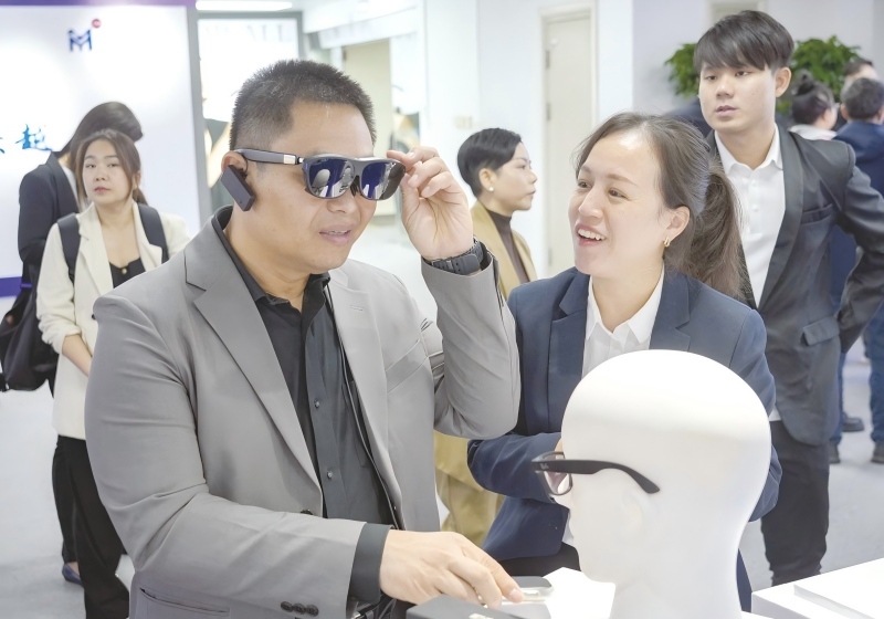 國際嘉賓南寧行 智能眼鏡探創新，山水綠城賞生態